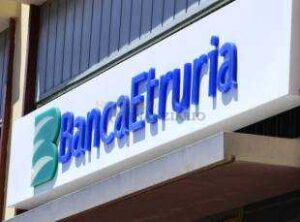 Banca Etruria valuta nuovi tagli