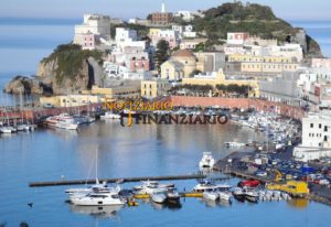 Isola di Ponza: raggiungila e goditi una vacanza da Vip