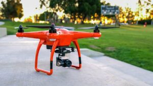 Sono passati cento anni dalla prima volta in cui un aeromobile a pilotaggio remoto (drone) ha solcato i cieli